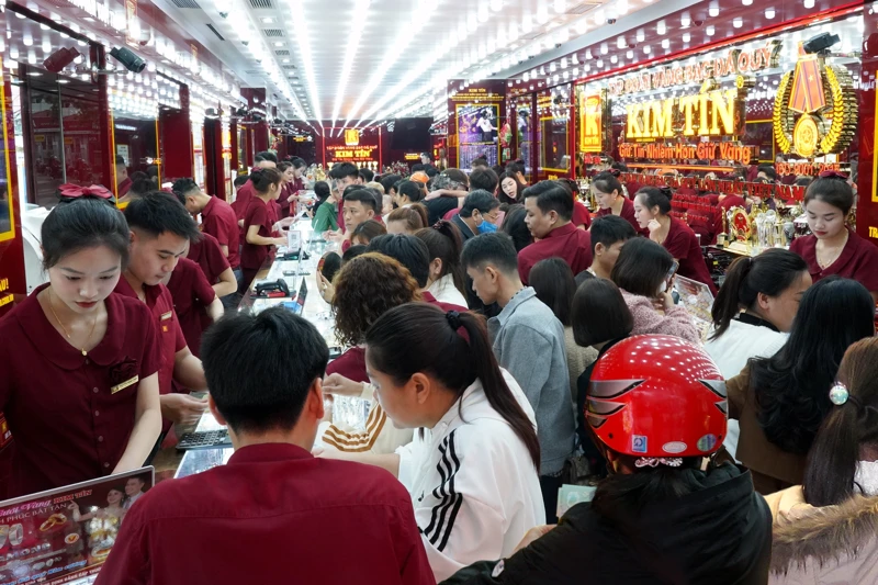 Bản tin thị trường vàng sáng 17/3/2026: Giá vàng biến động nhẹ